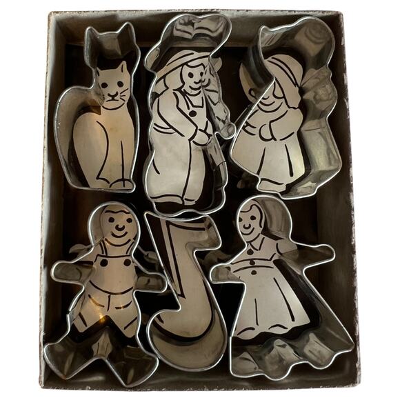 Vintage Miniature Metal Cookie Cutters Set Original Box 6 Shapes Retro - Picture 3 of 7